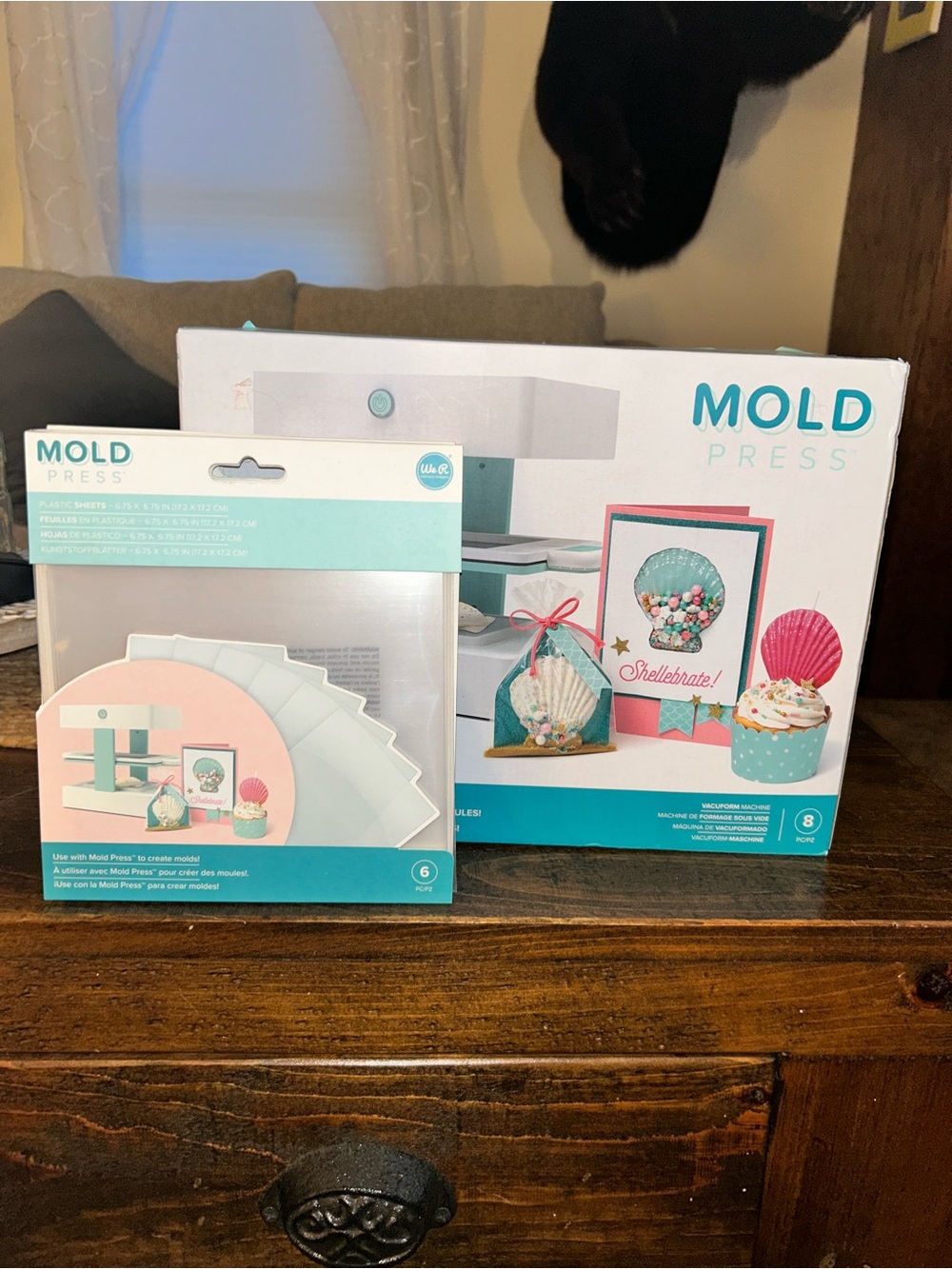 We R Memory Keepers Vacuform Mold Press Machine, With 4 Pk Of Plastic Sheets
